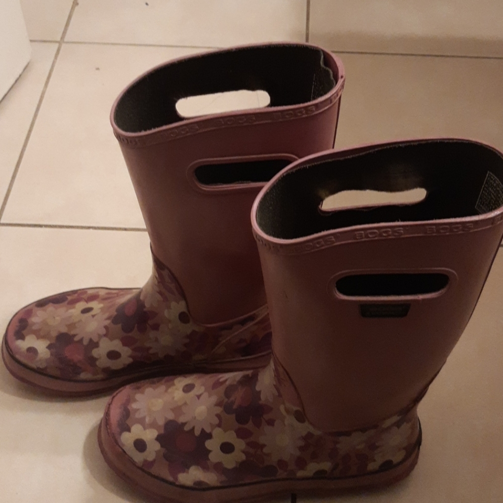 Bogs rain boots size 5
